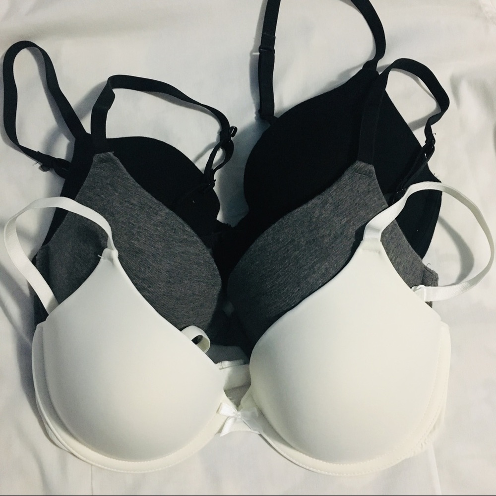 NWOT Xhilaration 3 T-Shirt Bra Bundle 34C